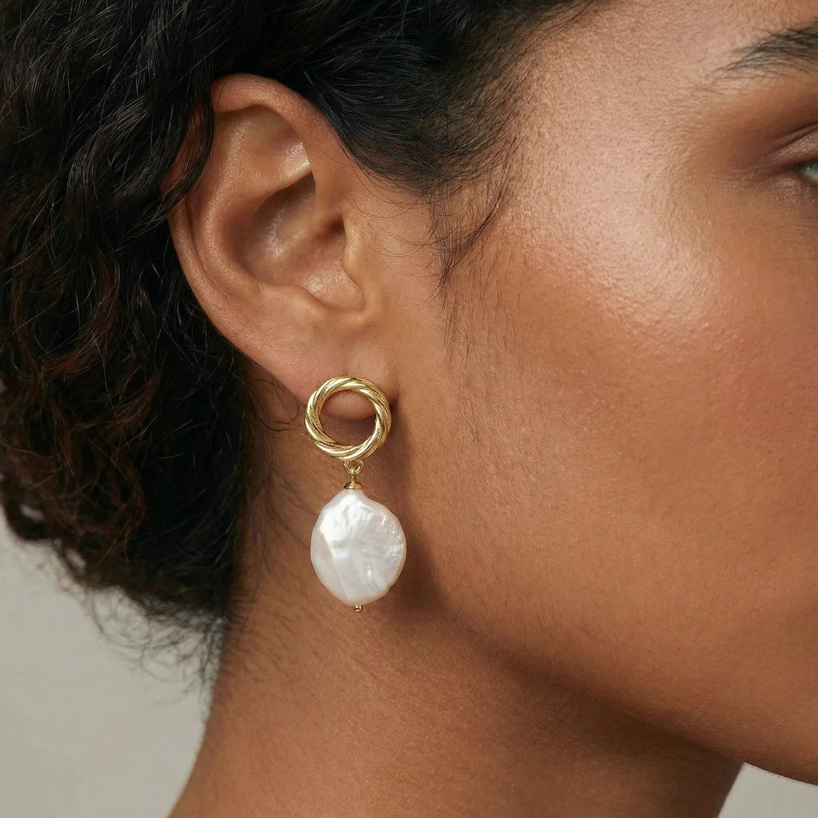 Pearl Glow Drop Earrings | Soléra & Co