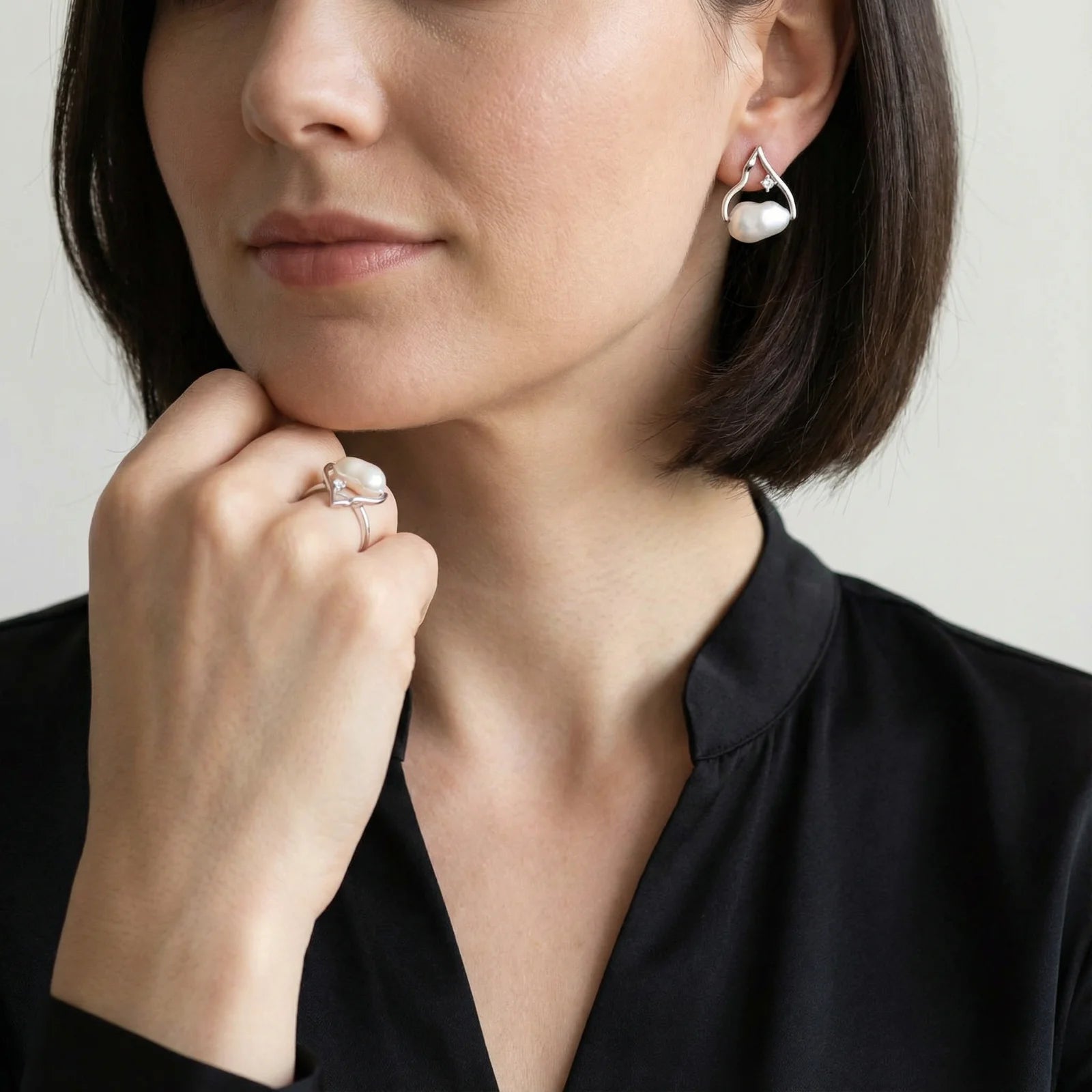 Pearl Teardrop Earrings | Soléra & Co
