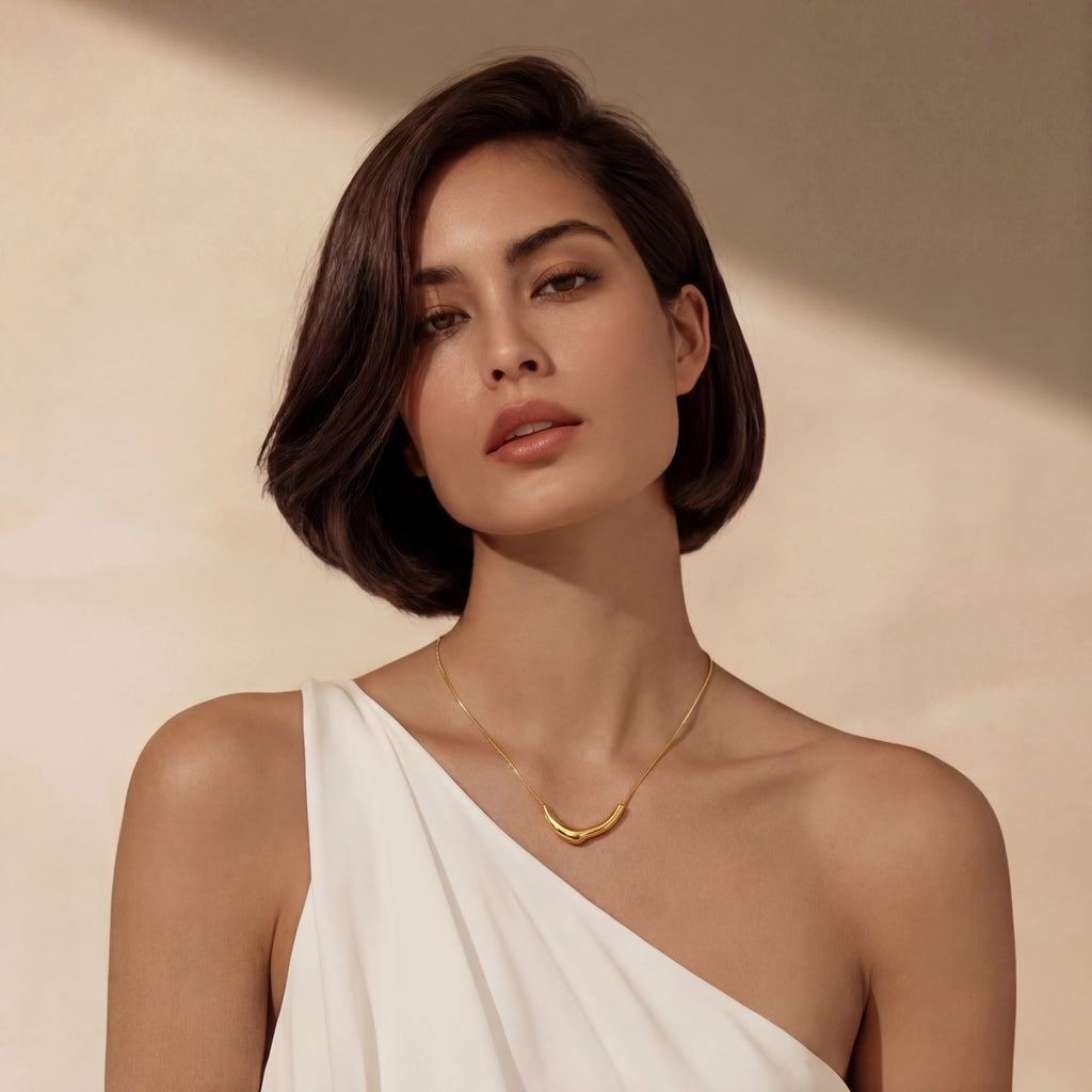 Curve Statement Necklace | Soléra & Co